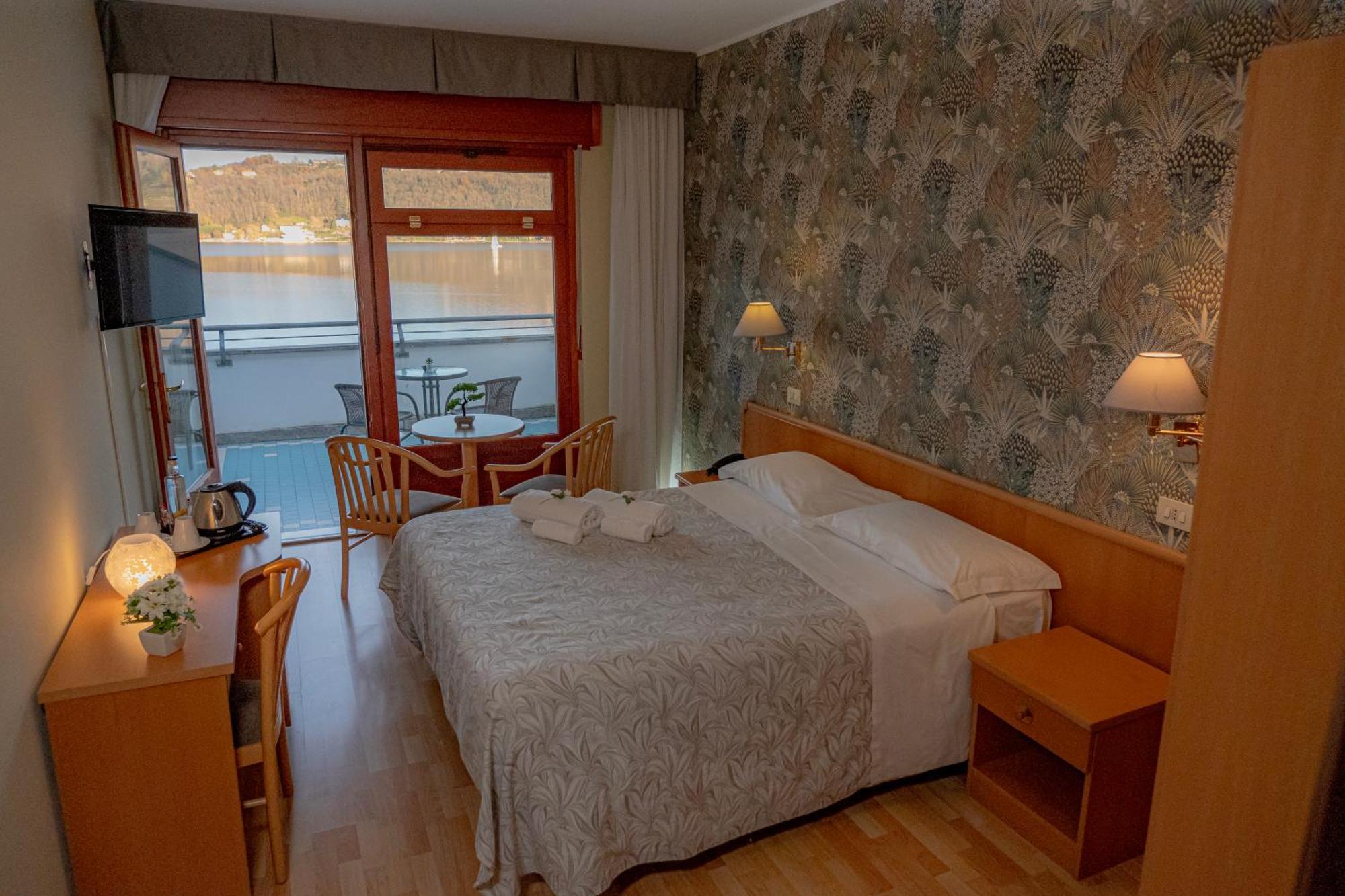 Hotel Chalet Del Lago Avigliana Kültér fotó